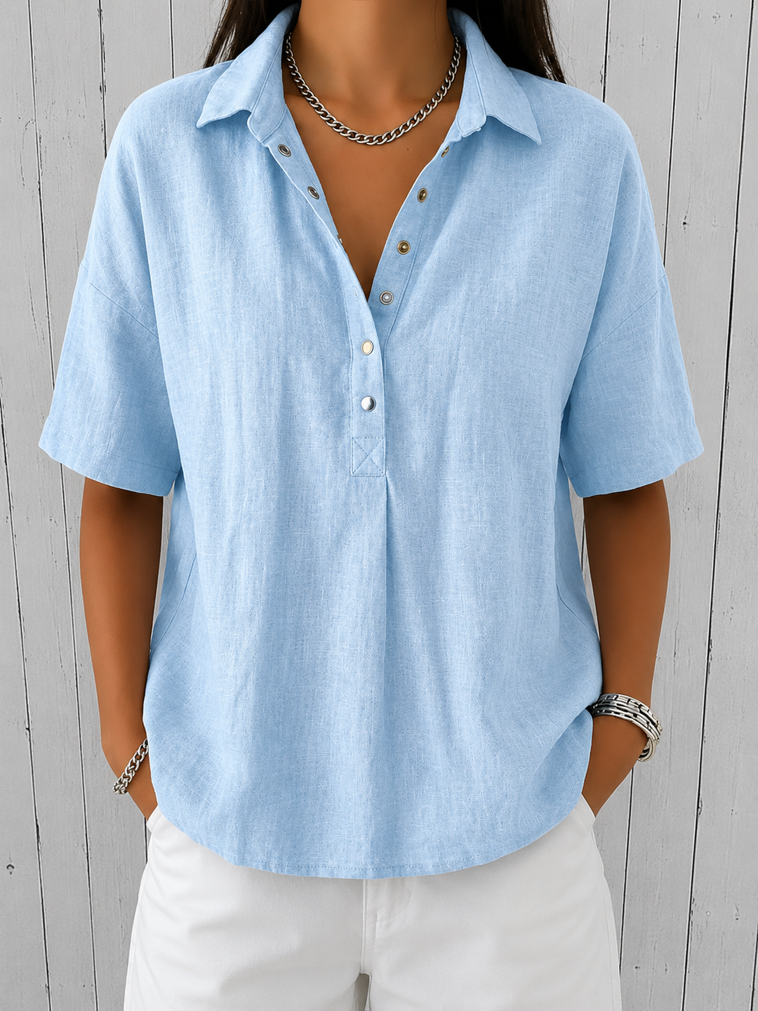 Ava | Blus med Krage och Knappar
