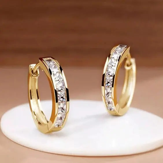 Chic hoops i guld och kristall